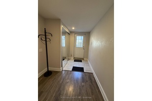 Bright And Spacious Open Concept 1 Bedroom Living Dining And 1 Washroom 3 Piece.