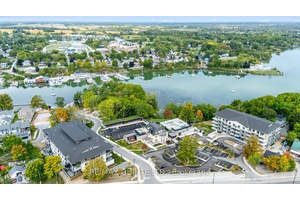 Experience the effortless elegance of condominium living in this premier harbourfront community.