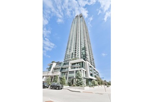 Welcome to Pinnacle Grand Park II a high end building centrally located near all amenities, transit and major highways.