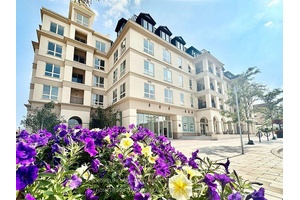 Welcome to The Courtyards at Cathedraltown a charming boutique style building nestled in one of Markham's most architecturally distinctive and peaceful communities.