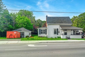 Priced to sell ! Located on a double lot, this house even has a view of the St Lawrence River !