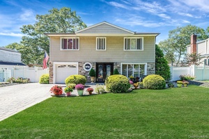 Welcome to 20 Villa Lane Smithtown your next Home.