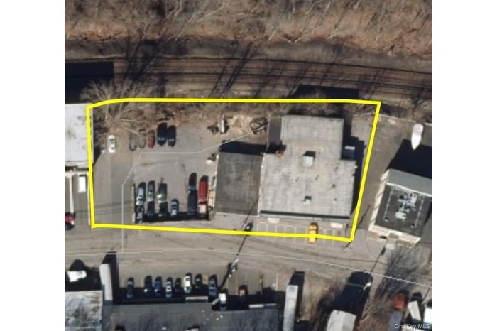 77_Aerial_Bldg and Lot