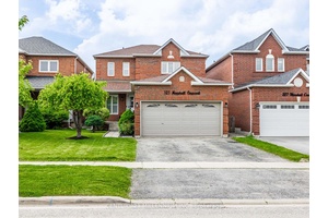 Step into this meticulously renovated 4 bedroom detached home, perfectly situated in one of Orangeville's most sought after, quiet, and family friendly neighbourhoods.