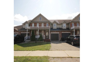 Beautiful 3 Bedroom Freehold Townhouse in Sought After North Alliston.