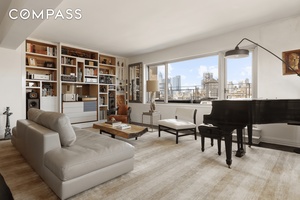 This exceptional 1 bedroom, 1 bathroom residence perched on the 20th floor offers a coveted combination of three open exposures, sweeping city views, and a large private terrace seamlessly integrated ...