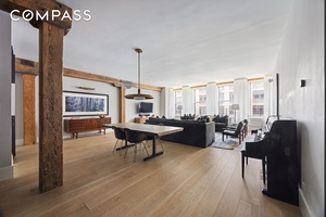 Apartment 4B at 622 Greenwich Street is a turnkey, meticulously renovated residence located in a boutique co op at the intersection of the West Village and Hudson Square.