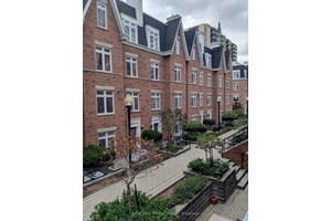 Welcome to 87 Lillian St 28 a prime corner upper unit in one of Torontos most sought after neighbourhoods, Yonge amp ; Eglinton.