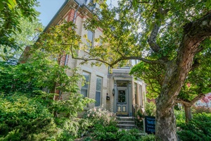 Cabbagetown Victorian Lower Apartment.
