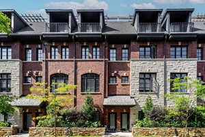 Discover modern luxury in this beautifully upgraded freehold townhouse, built in 2020 by renowned builder DunPar Homes it is perfectly situated in the vibrant lakeside community of Long Branch.