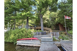 Welcome to this charming cottage that was once owned by hockey legend Mike Palmateer amp ; Family.