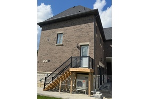 Apartment above garage for lease, comes with master bedroom with its own washroom, Big Kitchen with an island, brand new appliances, as well as a laundry room.