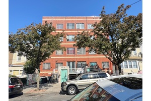 Welcome to this great condition condo in the heart of Corona.
