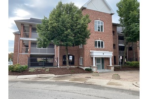 Welcome To Unit 216 At 65 Bristol Road East A Move In Ready, Spacious 2 Bedroom Condo Offering Both Comfort And Convenience In The Heart Of Hurontario.