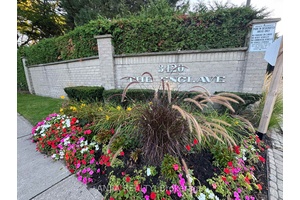 Welcome to this beautifully renovated townhouse in the heart of Erin Mills, Mississauga.