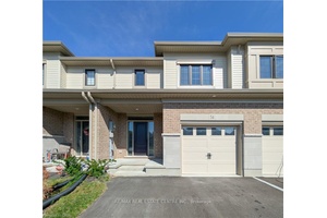 Beautiful Freehold Townhome in Tillsonburg !