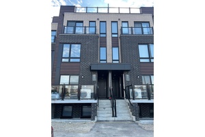 Brand New Modern 2 Bedroom 2 Bathrooms Stack Townhouse Located Next to Malvern Town Centre.