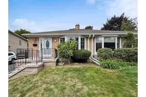 Welcome to this spacious 4 bedroom backsplit home in the highly sought after Pleasant View community.