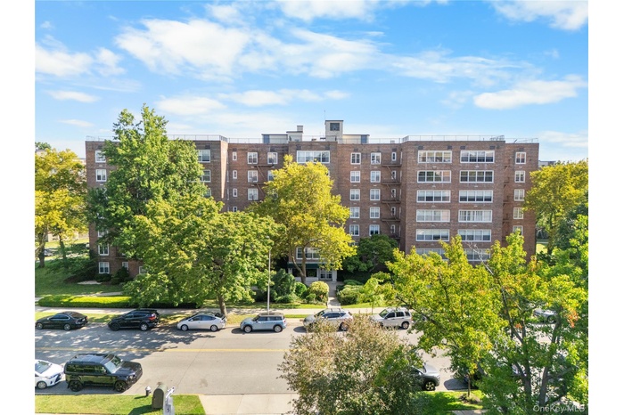 View of apartment building / complex