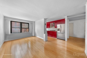 Oversized 1BR with Home Office Spacious and thoughtfully designed, this large one bedroom, one bathroom home at the popular Seward Street Cooperative offers both comfort and versatility.