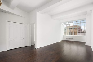 Welcome home to this one of a kind well proportioned one bedroom with separate home office or sitting area.