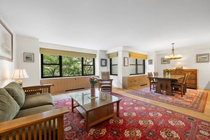 Don't miss this rare and exciting opportunity to combine two exceptional apartments, 3A and 3B, into a sprawling 4 5 bedroom residence in the heart of Carnegie Hill.