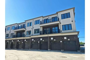 Welcome to this never lived in luxury townhome by Treasure Hill, ideally situated at Major Mackenzie amp ; Hwy 404.
