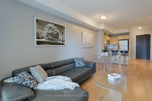 Beautiful 1 Bedroom Condo in the Heart of Downtown Mississauga !
