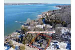 ALL INCLUSIVE SEASONAL LEASE from November 1st, 2025 to April 30th, 2026 Warm and cozy best describes this cedar sided 3 bedroom 2 bath cottage home.