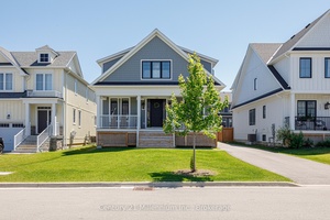 Stunning Wabeck model with a sunny, South facing fenced yard with escarpment views.