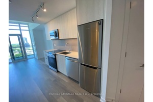 Very bright 1 Bed with efficient layout, modern kitchen, modern finishes throughout.