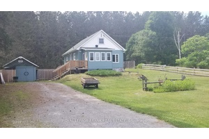 Turnkey opportunity in the beautiful hamlet of Lake St Peter, just 20 minutes from Algonquin Park.