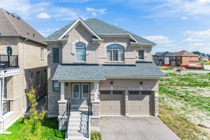 Welcome to this beautifully built home by Andrin Homes, offering a bright and spacious layout with 9 ceilings and hardwood flooring on the main floor.