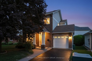 OPEN HOUSE SUNDAY, SEPTEMBER 21, 2 4PM Welcome to this Minto Montana model located in desirable Chapel Hill South.