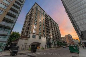 Welcome to this spacious and modern 2 bedroom, 2 bathroom condo, perfectly situated in the heart of downtown Ottawa.