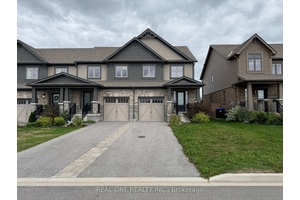Stunning end unit freehold townhouse in Collingwoods desirable Summit View Community !