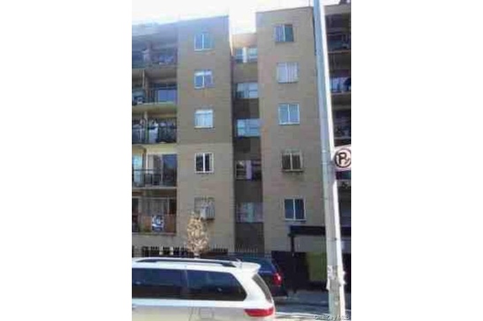 View of apartment building / complex