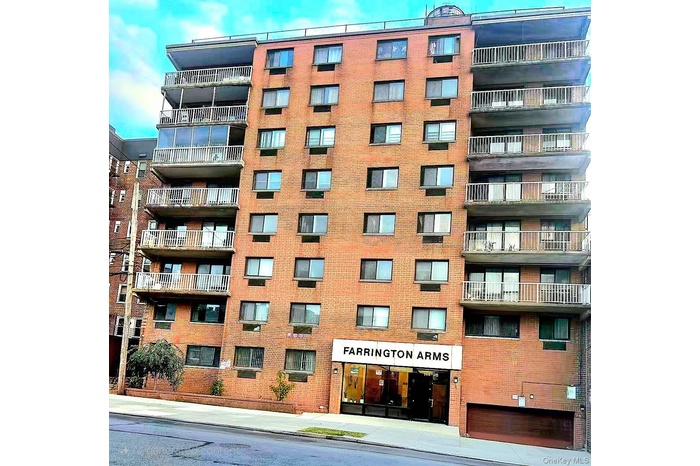 View of apartment building / complex