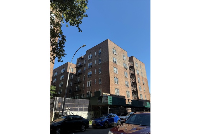 View of apartment building / complex