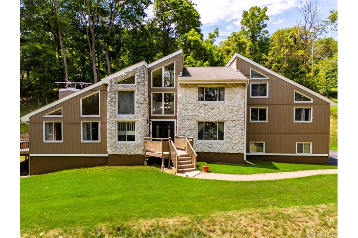 Welcome Home to 4 S Hill Rd!