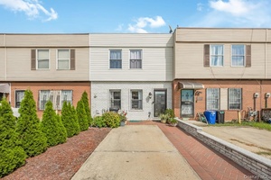 Move In Ready ! This beautiful 4 bedroom, 3 bath home features an updated kitchen with tiled flooring, a spacious dining room, and a large living room with gleaming hardwood ...