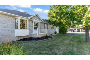 Nestled in St. Thomas sought after south end, close to schools and parks, this beautifully updated bungalow offers the ease of main floor living with lots of additional living space ...