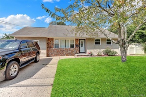 This immaculate, fully renovated Raised Ranch offers 4 spacious bedrooms and 2 full baths across 2, 000 square feet of stylish living space.