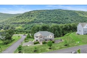 Pomona ! A Rare Find in Rockland County !