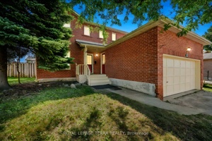 Welcome to this bright and charming detached home offering over 1782 sq.