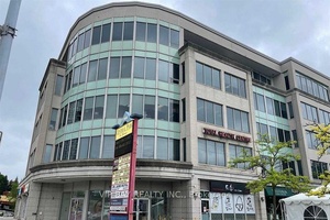 Prime Thornhill Office Space 855 sq.