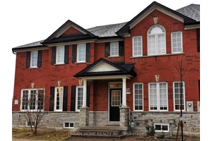 Fully Renovated and Furnished Townhouse In High Demand Area Near Richmond Hill Centre Across From Community Park !