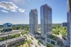 This beautifully update apartment at 181 village green sq offers modern elegance in prime location.