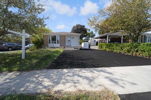 Welcome to LEGAL two unit house located in the neighborhood of Bay Ridges.