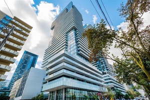 Luxury Corner Unit With Surrounding Floor To Ceiling Windows !